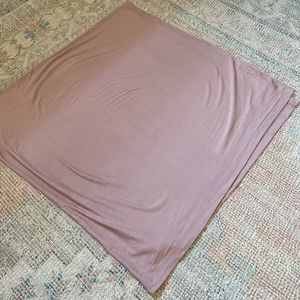 Mebie baby large dusty rose stretch swaddle 47x47